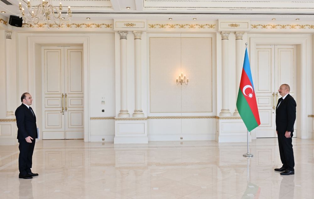 President Ilham Aliyev invites President of Tajikistan to visit Azerbaijan