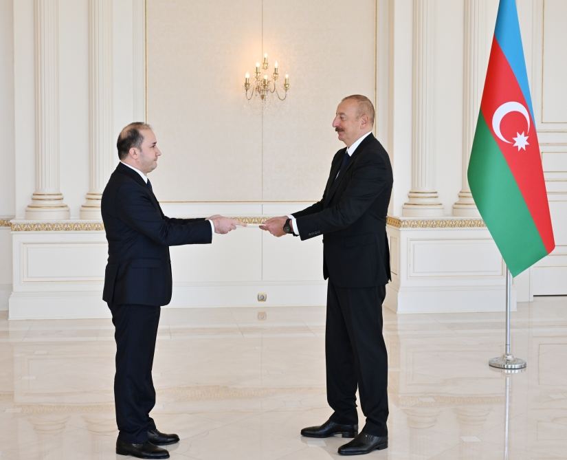 President Ilham Aliyev receives credentials of incoming ambassador of Tajikistan to Azerbaijan (PHOTO/VIDEO)