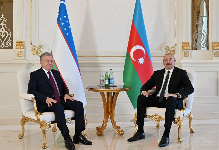President Ilham Aliyev, President Shavkat Mirziyoyev hold one-on-one meeting (VIDEO)