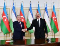 Президент Ильхам Алиев и Президент Шавкат Мирзиёев выступили с заявлениями для прессы (ФОТО)