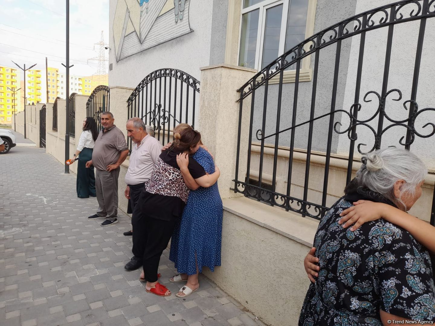Начался первый этап возвращения семей в лачинское село Забух (ФОТО)
