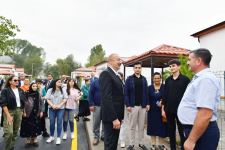 Президент Ильхам Алиев и Первая леди Мехрибан Алиева ознакомились с работой, проделанной в селе Забух Лачинского района, и встретились с жителями (ФОТО/ВИДЕО)