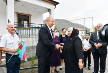 Президент Ильхам Алиев и Первая леди Мехрибан Алиева ознакомились с работой, проделанной в селе Забух Лачинского района, и встретились с жителями (ФОТО/ВИДЕО)