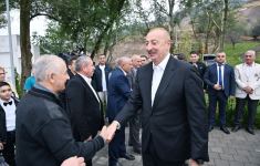 Президент Ильхам Алиев и Первая леди Мехрибан Алиева ознакомились с работой, проделанной в селе Забух Лачинского района, и встретились с жителями (ФОТО/ВИДЕО)