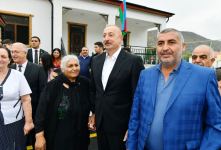 Президент Ильхам Алиев и Первая леди Мехрибан Алиева ознакомились с работой, проделанной в селе Забух Лачинского района, и встретились с жителями (ФОТО/ВИДЕО)