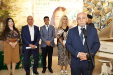 Подарок природы в Баку - яркие мотивы (ФОТО)