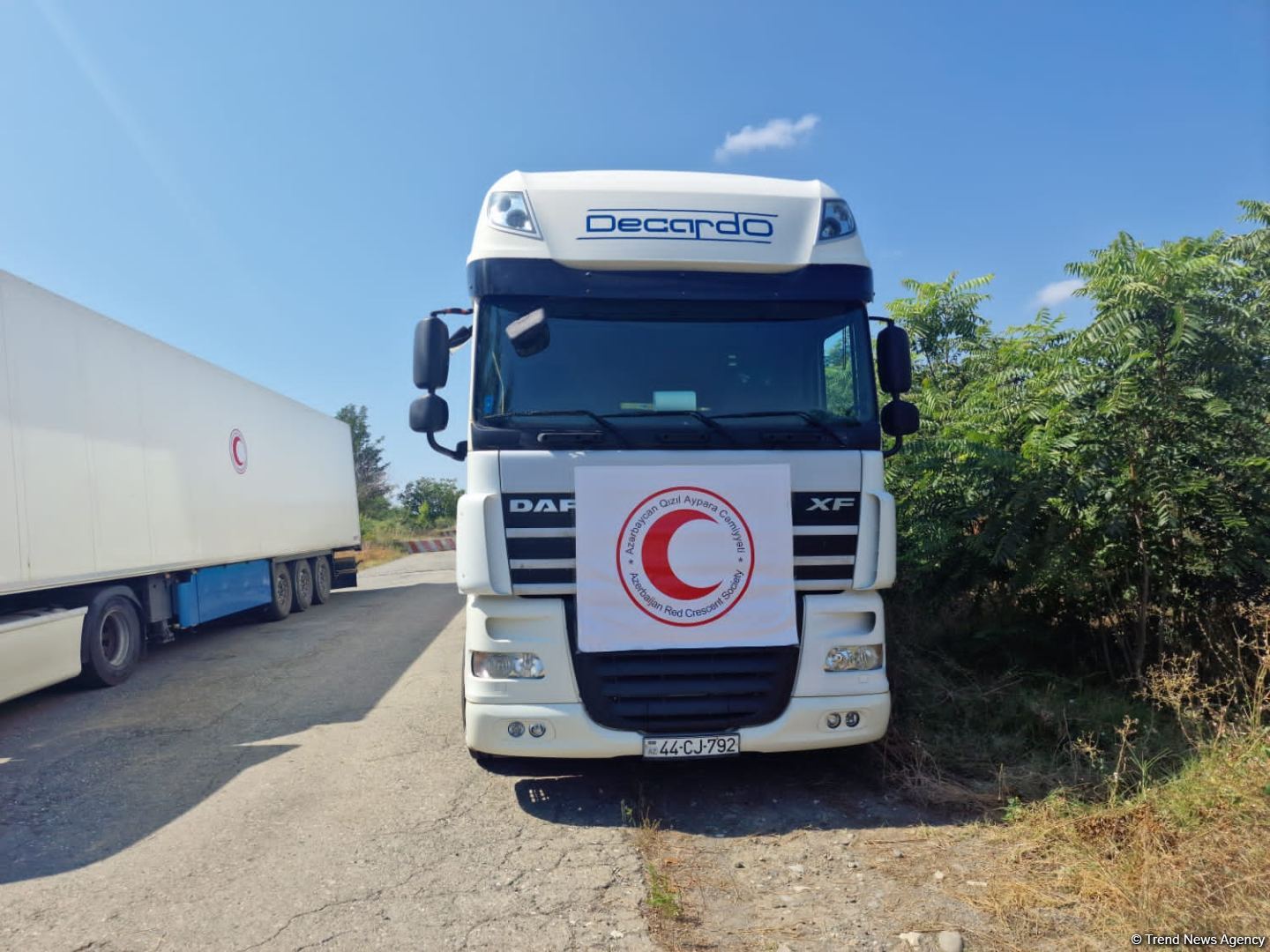 Convoy with 40 tons of flour sent from Baku awaits on Aghdam-Khankendi road for six day in a row (PHOTO)