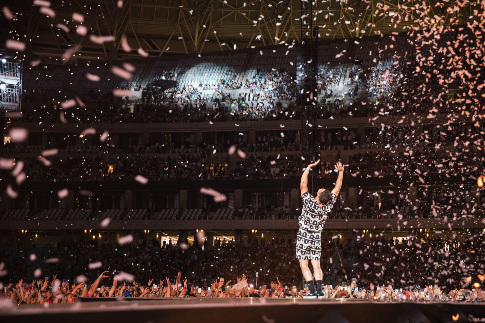 Imagine Dragons в Баку: всплеск эмоций, мощная музыка  и драйв (ФОТО)