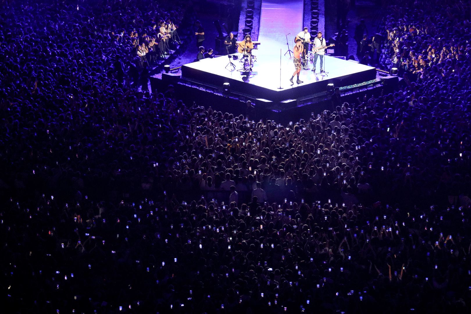 Imagine Dragons в Баку: всплеск эмоций, мощная музыка  и драйв (ФОТО)