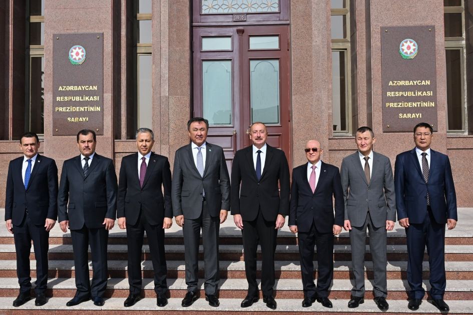 President Ilham Aliyev receives ministers of Turkic states participating in events held in Baku (PHOTO)