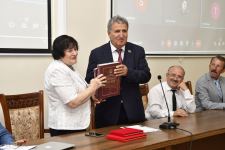 В Баку прошла международная конференция, посвященная академику Наиле Велиханлы (ФОТО)