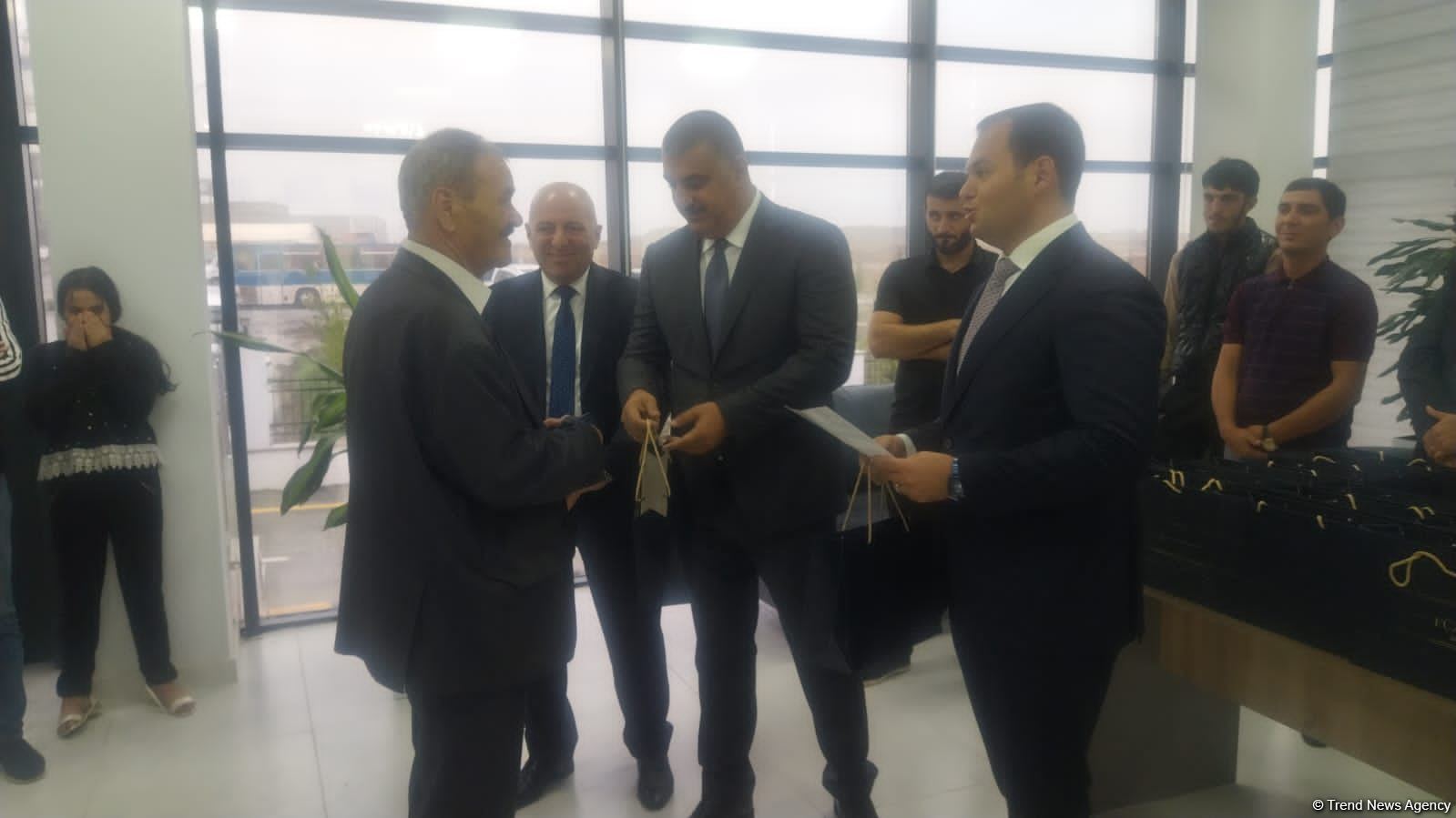 Another group of families resettled in Azerbaijan's Fuzuli receive keys to their houses (PHOTO)