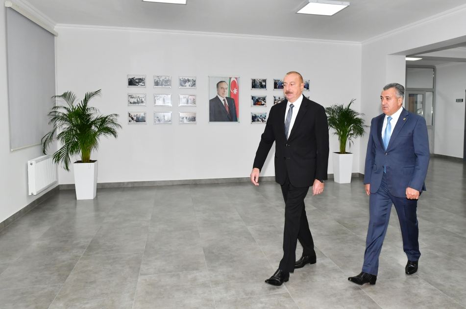 Президент Ильхам Алиев принял участие в открытии нового здания полной средней школы номер 11 города Хырдалан (ФОТО/ВИДЕО)