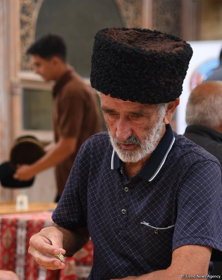 В старинной части Баку - Ичери шехер стартовал турнир по нардам среди ветеранов (ФОТО)