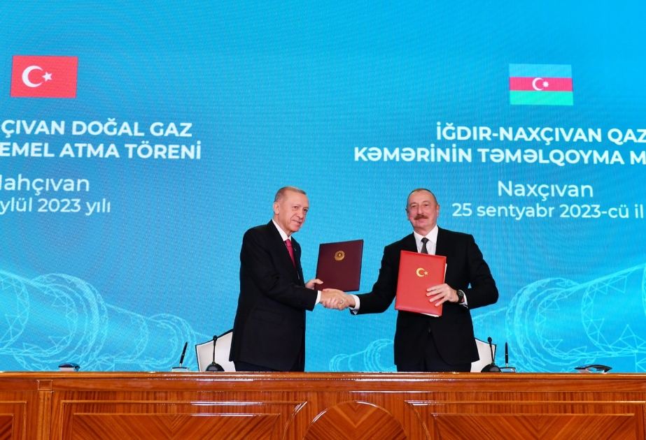 Подписаны азербайджано-турецкие документы
