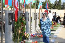 Азербайджанский народ чтит память шехидов Отечественной войны (ФОТО)