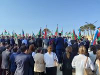 Азербайджанский народ чтит память шехидов Отечественной войны (ФОТО)