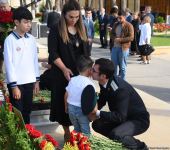 Азербайджанский народ чтит память шехидов Отечественной войны (ФОТО)