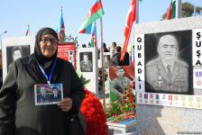 Азербайджанский народ чтит память шехидов Отечественной войны (ФОТО)