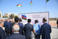 Государственные и общественные деятели Азербайджана продолжают посещать Парк Победы (ФОТО)