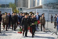 Государственные и общественные деятели Азербайджана продолжают посещать Парк Победы (ФОТО)
