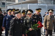 Государственные и общественные деятели Азербайджана продолжают посещать Парк Победы (ФОТО)