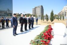 Государственные и общественные деятели Азербайджана продолжают посещать Парк Победы (ФОТО)