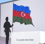 Государственные и общественные деятели Азербайджана продолжают посещать Парк Победы (ФОТО)
