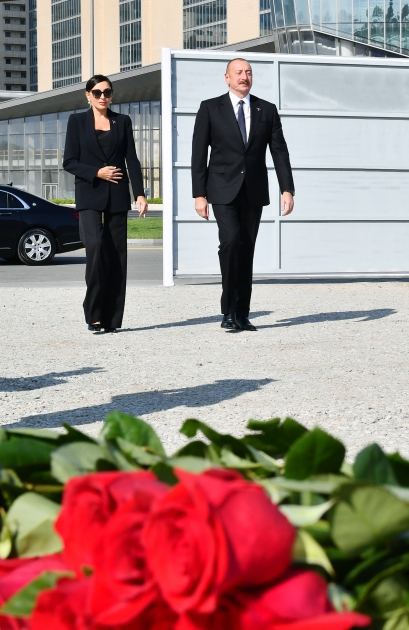 Президент Ильхам Алиев и Первая леди Мехрибан Алиева посетили в Баку строящийся Парк Победы (ФОТО/ВИДЕО)