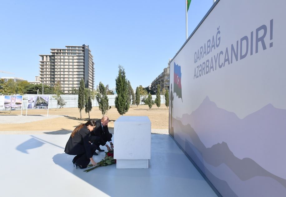 Президент Ильхам Алиев и Первая леди Мехрибан Алиева посетили в Баку строящийся Парк Победы (ФОТО/ВИДЕО)