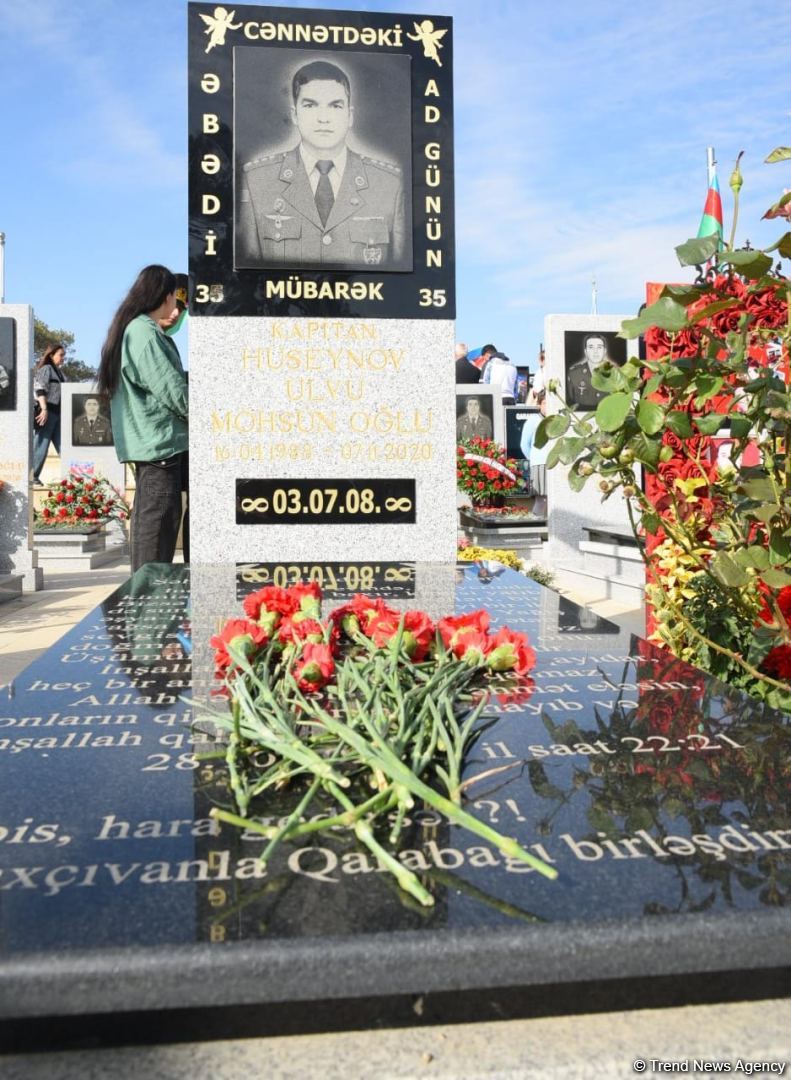 Азербайджанский народ чтит память шехидов Отечественной войны (ФОТО)