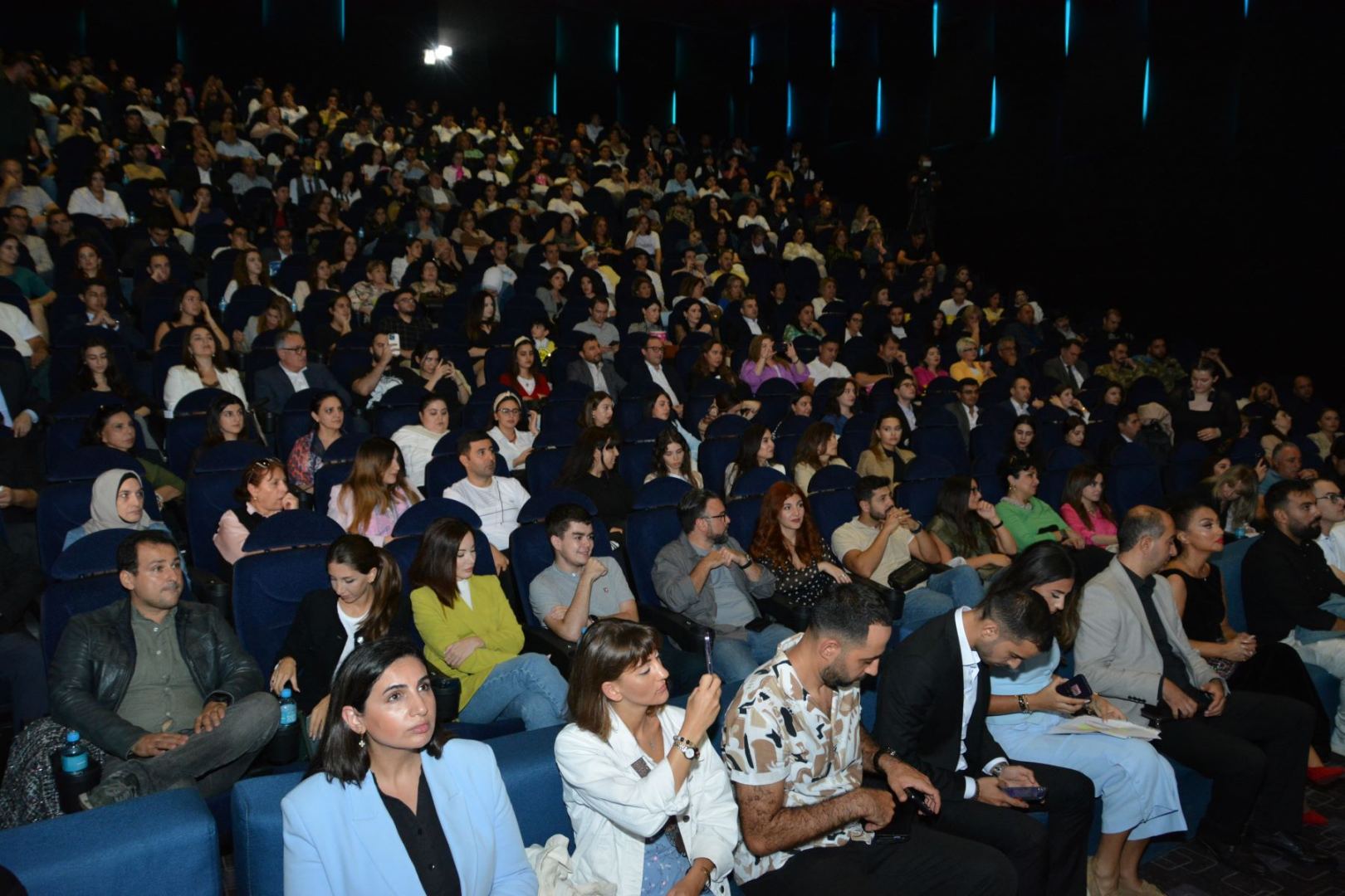 Аншлаг на показе фильма "Həyat, deyəsən, gözəldir" в CinemaPlus (ФОТО/ВИДЕО)