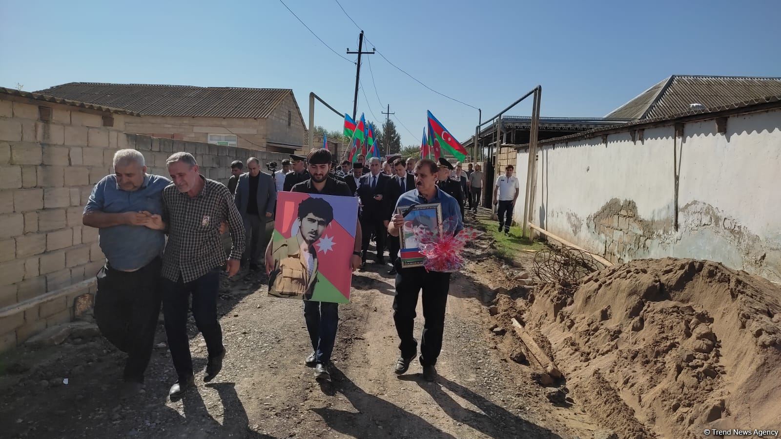 Останки пропавшего без вести 30 лет назад азербайджанского военнослужащего похоронили в Сальяне (ФОТО/ВИДЕО)