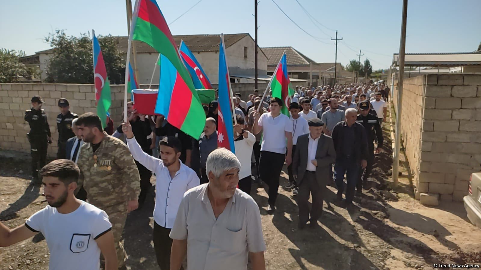 Останки пропавшего без вести 30 лет назад азербайджанского военнослужащего похоронили в Сальяне (ФОТО/ВИДЕО)