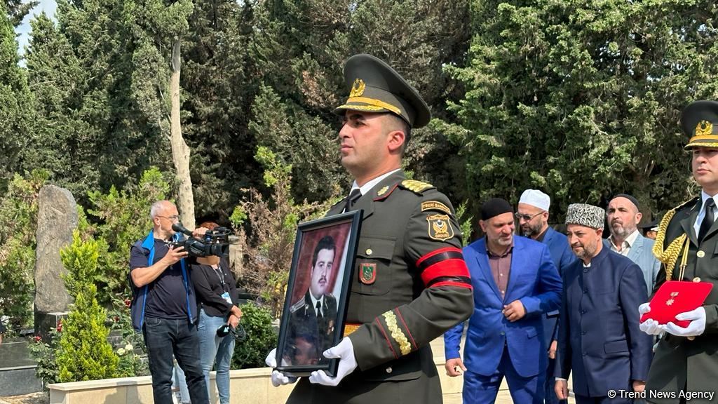 Национальный герой Азербайджана Риад Ахмедов похоронен на Второй Аллее почетного захоронения в Баку (ФОТО)