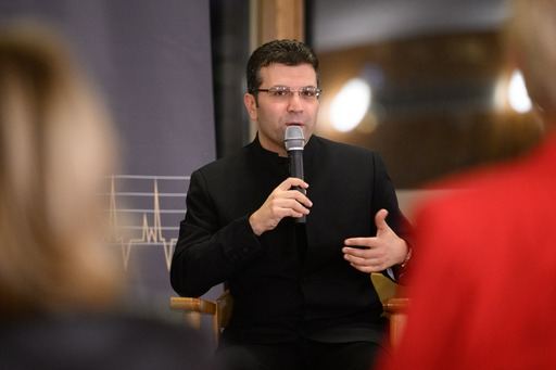Эйюб Гулиев стал первым азербайджанским дирижером, управлявшим Загребским оркестром - концерт в Хорватии (ФОТО)
