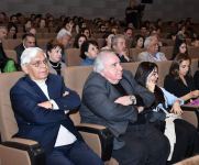 Она считала отца умершим, а он оказался в психиатрической клинике… Историю Марьям показали в Баку (ФОТО)