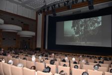 Она считала отца умершим, а он оказался в психиатрической клинике… Историю Марьям показали в Баку (ФОТО)