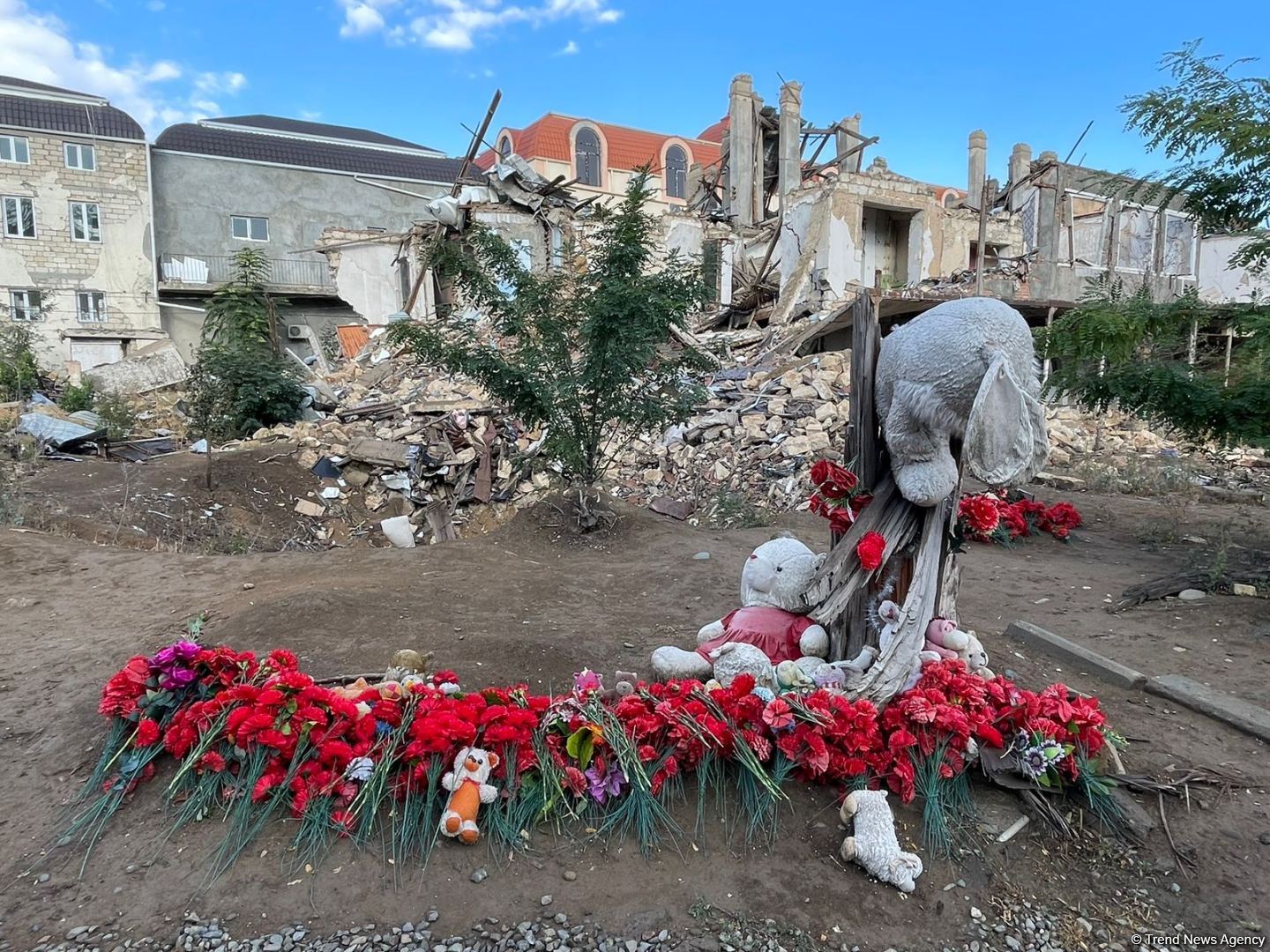 bp employees visit Azerbaijan's Ganja site shelled during second Karabakh war (PHOTO)