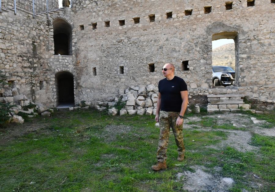 President Ilham Aliyev visits Asgaran fortress (PHOTO)