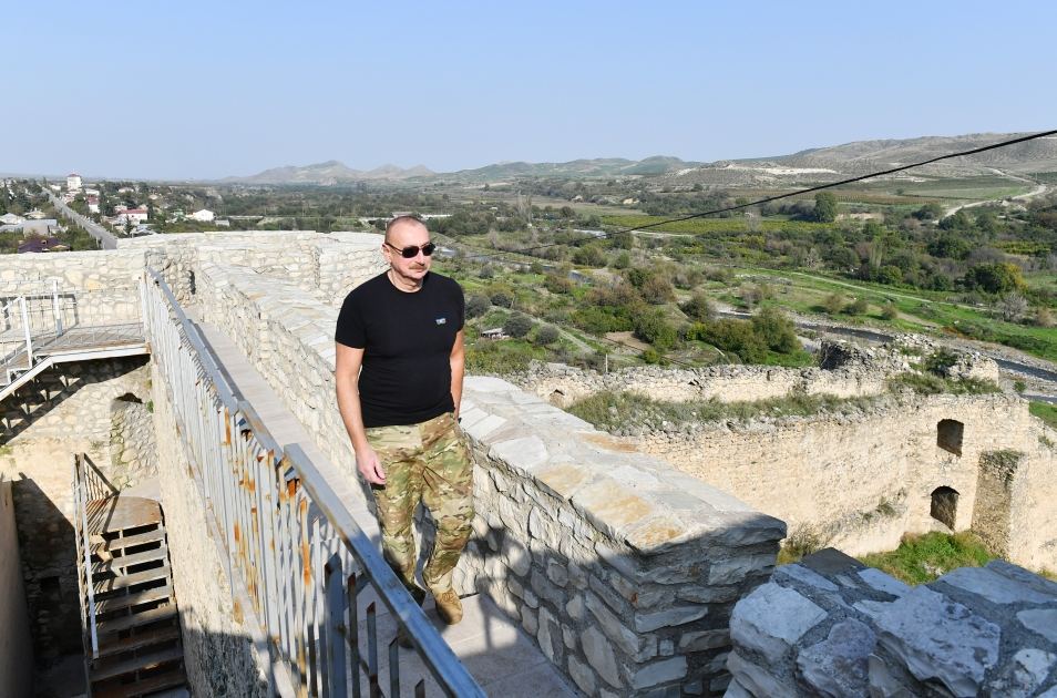 President Ilham Aliyev visits Asgaran fortress (PHOTO)