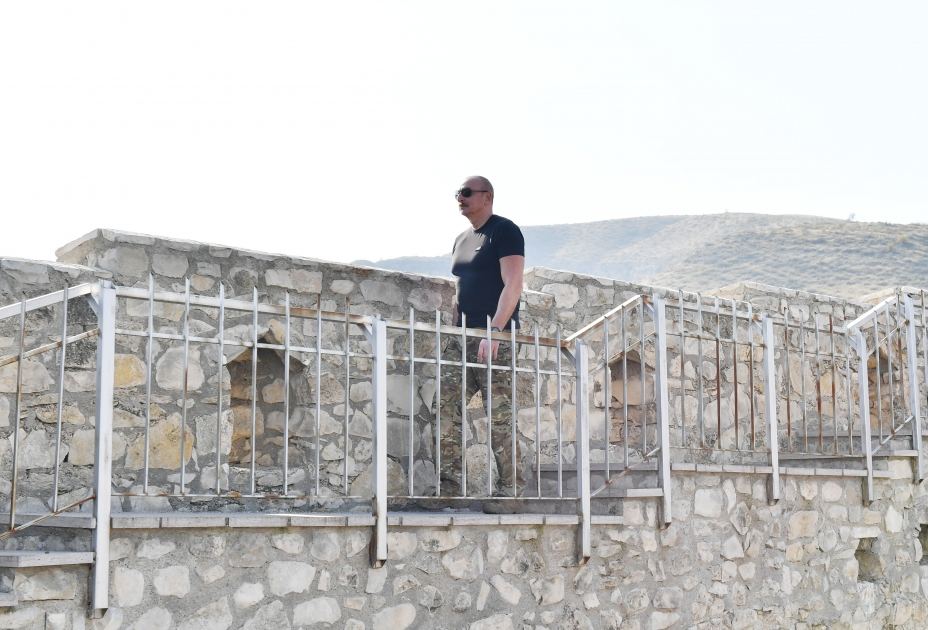 President Ilham Aliyev visits Asgaran fortress (PHOTO)