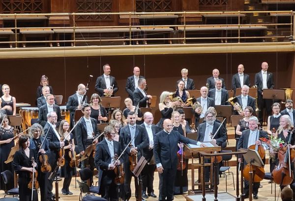 В Праге состоялся концерт легендарного The North Czech Philharmonic Orchestra под управлением Ялчина Адигезалова (ВИДЕО, ФОТО)