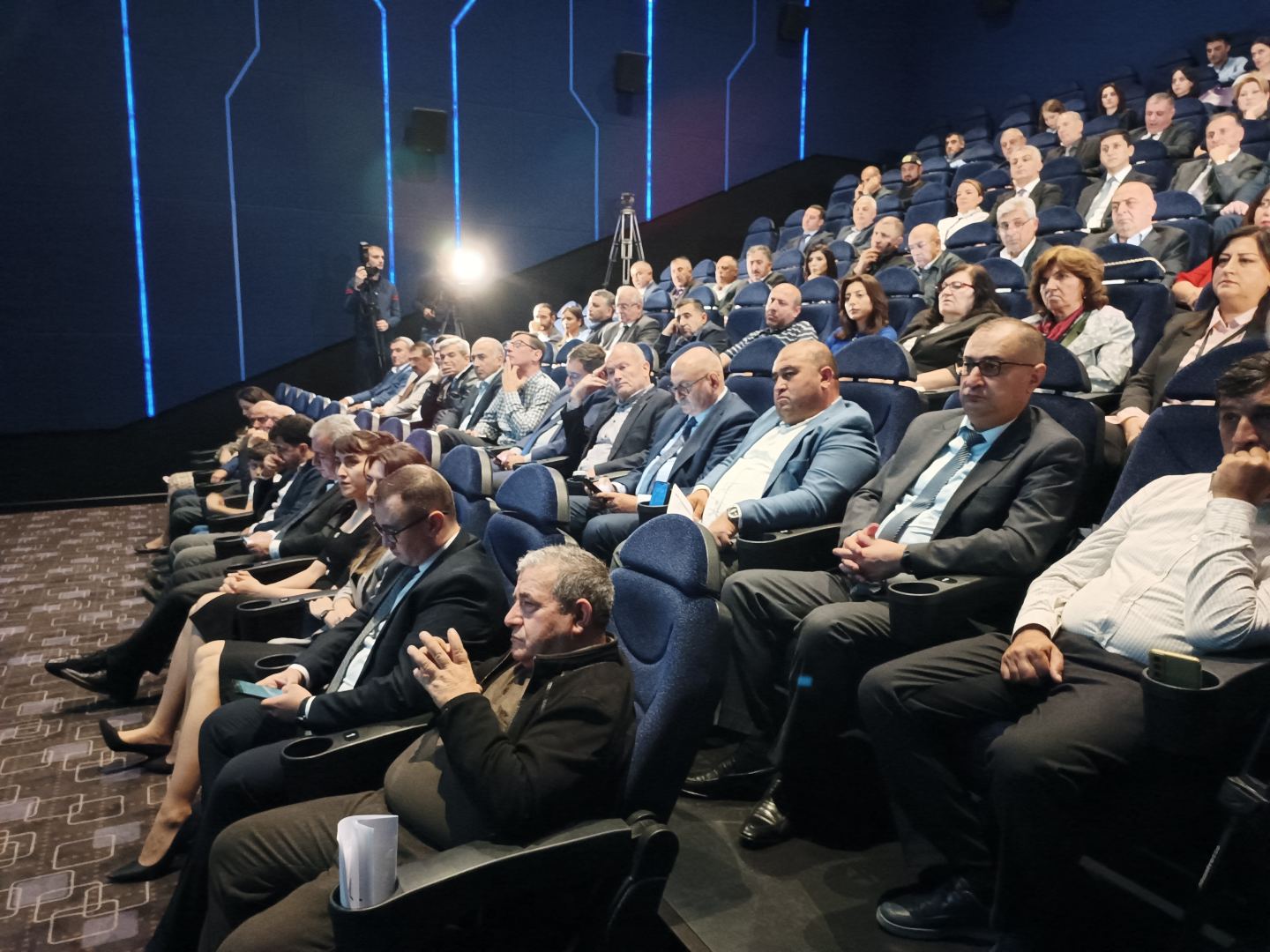 В Баку состоялась премьера фильма "Учитель географии",  посвященного пропавшим без вести в Карабахской войне (ФОТО)