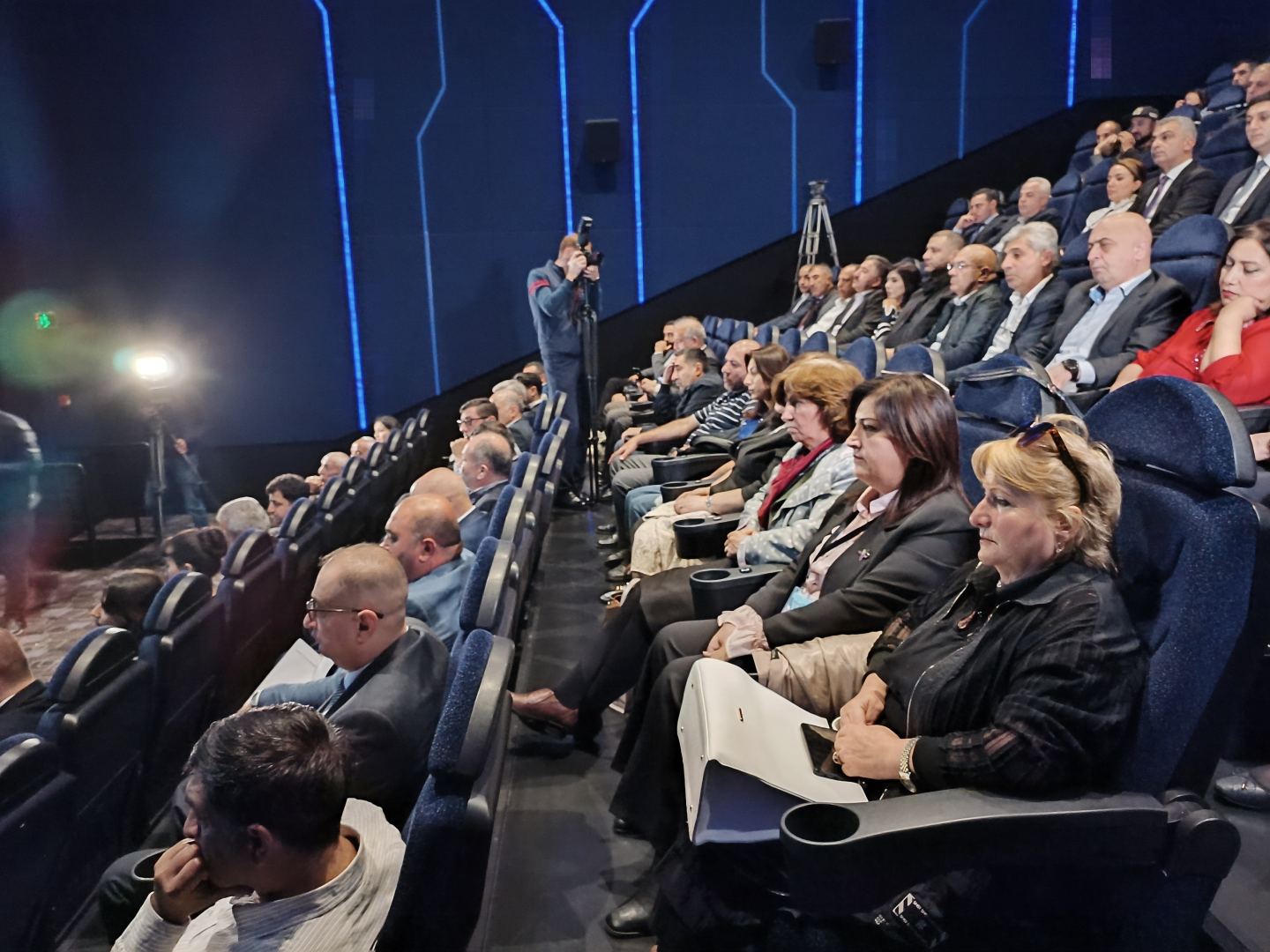 В Баку состоялась премьера фильма "Учитель географии",  посвященного пропавшим без вести в Карабахской войне (ФОТО)