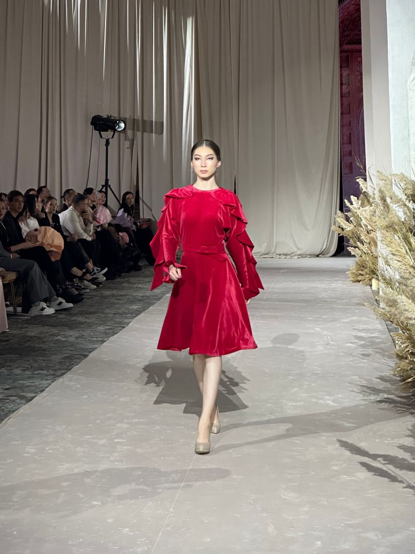"Коллаж" Гюльнары Халиловой с успехом представлен на Tengrii Fashion Week в Казахстане (ФОТО)