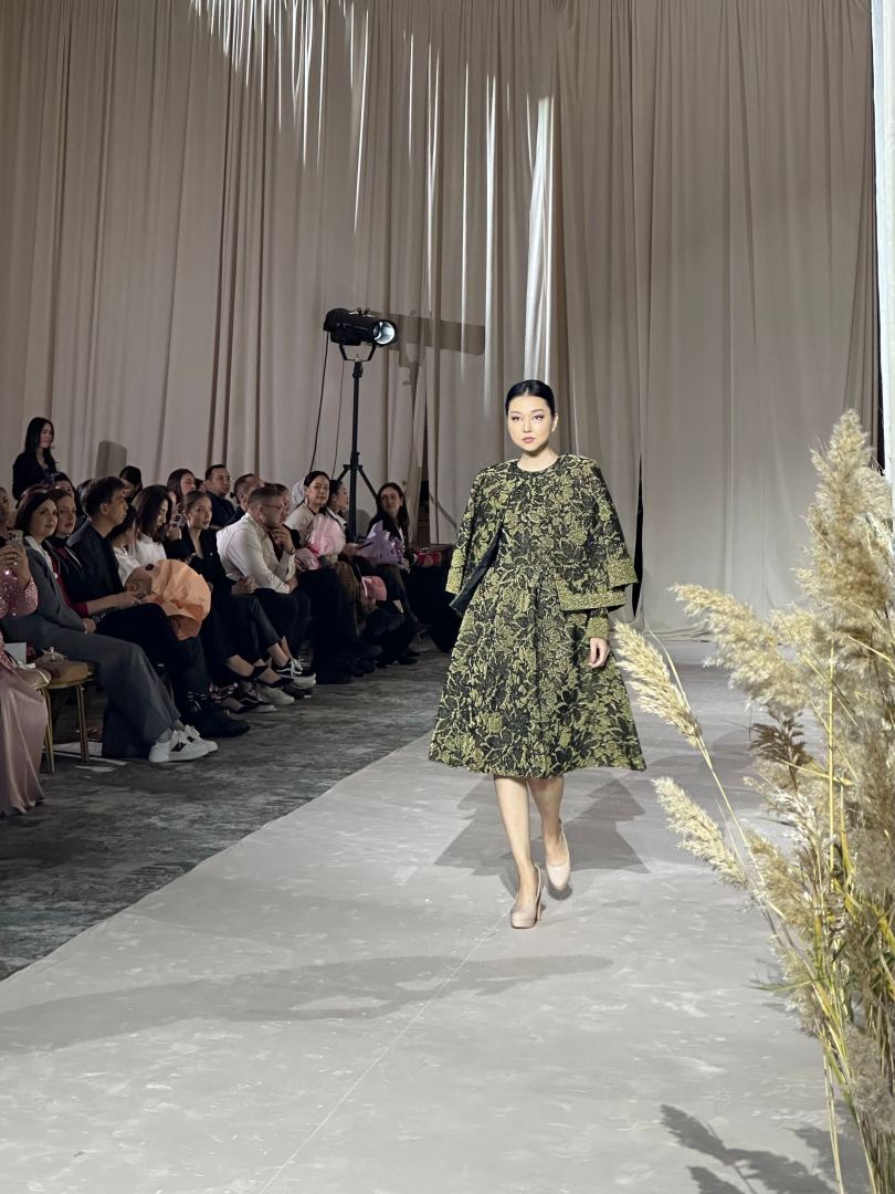 "Коллаж" Гюльнары Халиловой с успехом представлен на Tengrii Fashion Week в Казахстане (ФОТО)