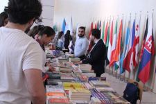 В Университете ADA состоялось открытие книжной выставки, посвященной 100-летию великого лидера Гейдара Алиева (ФОТО)