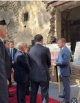 Новое здание Азербайджанского драматического театра имени Гейдара Алиева в Тбилиси украсит ковер "Достлуг" ОАО "Азерхалча" (ФОТО)