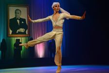 В ТЮЗ-е прошел вечер "El bilir ki, sən mənimsən", посвященный 100-летию великого лидера Гейдара Алиева (ФОТО)